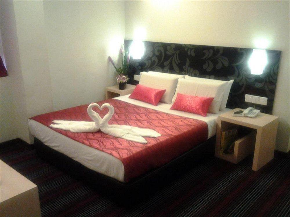 Katel Kuala Lumpur Formally Known As K Hotel Екстериор снимка